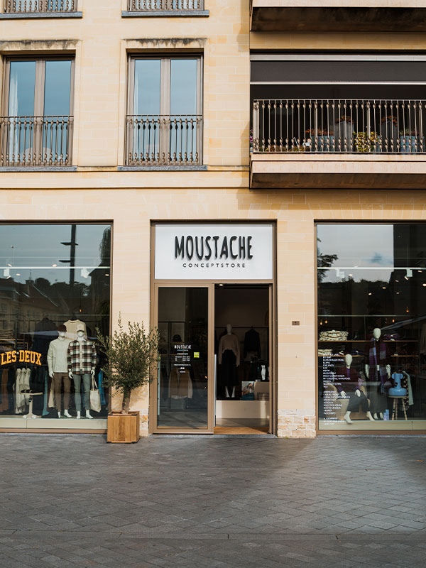 Voorzijde van de Moustache winkel in Valkenburg