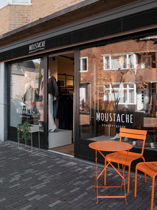 Voorzijde van de Moustache winkel in Gulpen